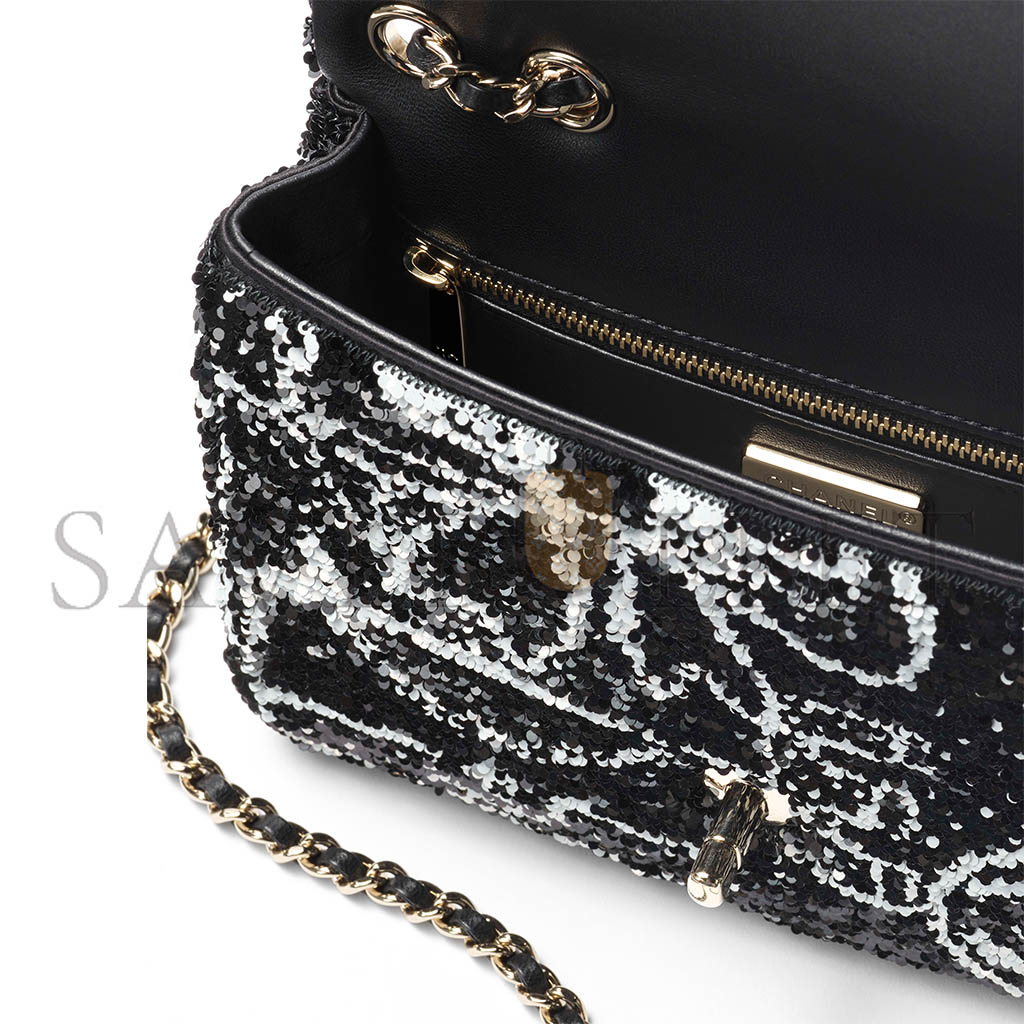 CHANEL FLAP BAG SEQUINS & GOLD-TONE METAL BLACK & WHITE AS4561 (21*14*8cm) CHANEL FLAP BAG SEQUINS & GOLD-TONE METAL BLACK & WHITE AS4561 (21*14*8cm)